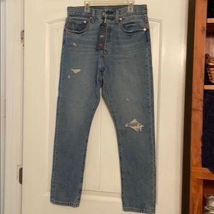 Brand new LEVI skinny jeans 😍